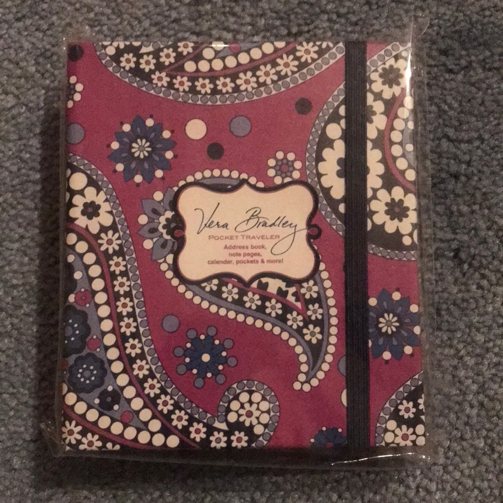 VERA BRADLEY POCKET TRAVELER